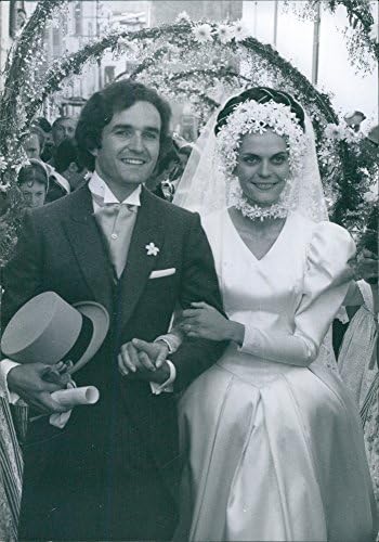 תצלום וינטג 'של מישל ריימון ואוולין דה בטצ'רט תמונת חתונה. 1970.