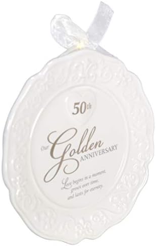 מלדן בינלאומי מתכנן קרמיקה מזוגגת צלחת חגיגות 50 שנה עם מבטאים זהב וסרט לתלייה, 9x9, לבן
