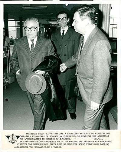 השר פוג'ה והשגריר טרדוס - 1983 - צילום עיתונות וינטג '