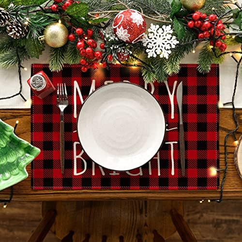 מצב ארטואיד שמח ובהיר באפלו משובץ מפיות חג המולד לשולחן אוכל, 12 על 18 אינץ ' עונתי חורף צבעי מים משאית עץ
