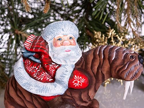 עץ מגולף מעץ סנטה קלאוס פלטונין בעבודת יד קישוט בית חג המולד נעשה באוקראינה