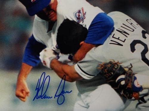 נולן ראיין חתם על טקסס ריינג'רס 8x10 נלחם ונטורה צילום- AIV/Ryan Holo *כחול - תמונות MLB עם חתימה